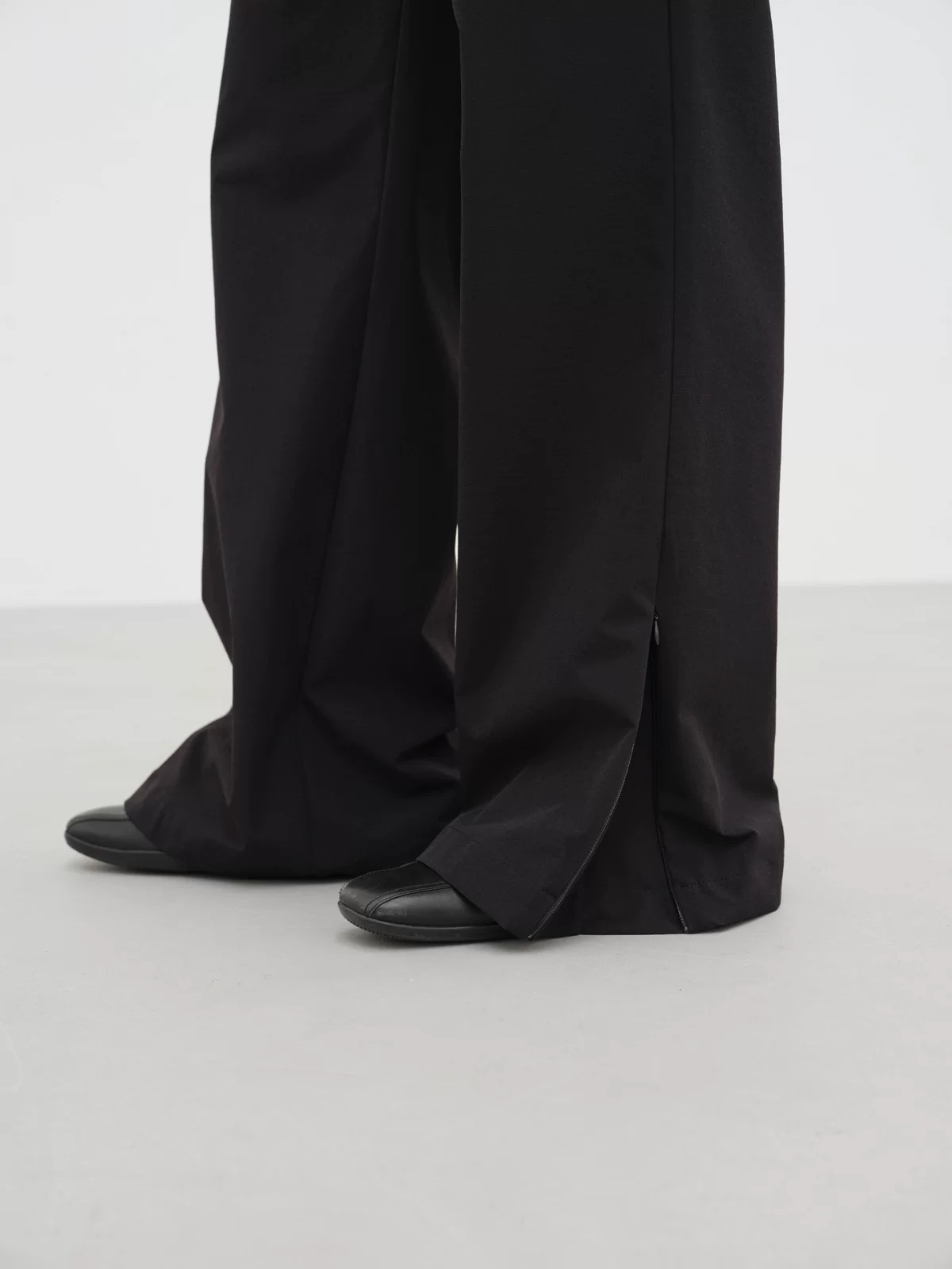 Yausye Zip Trousers Black
