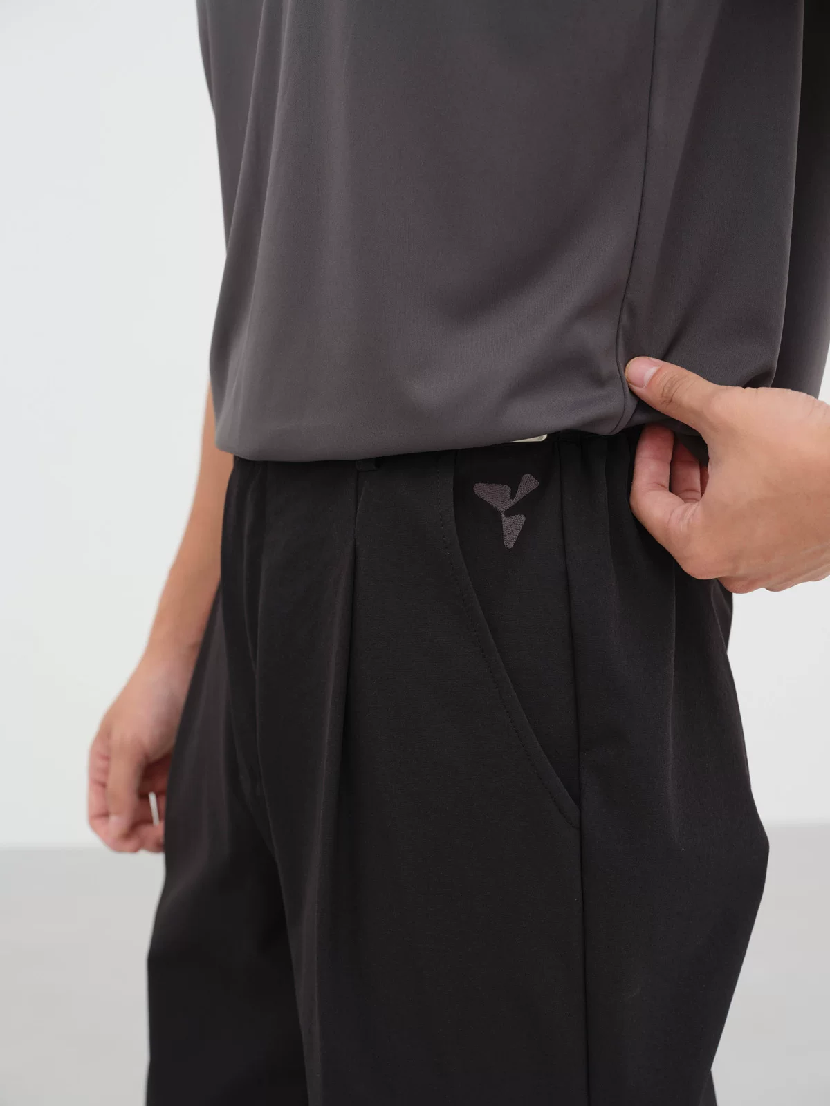 Yausye Zip Trousers Black